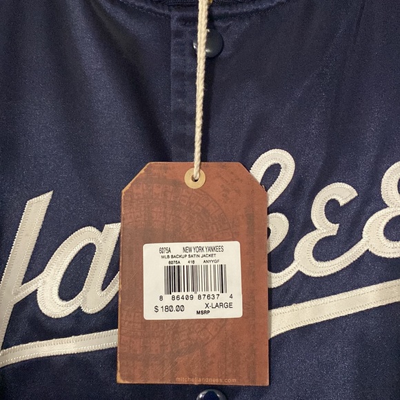 MLB New York Yankees Satin Jacket - Picture 2 of 4